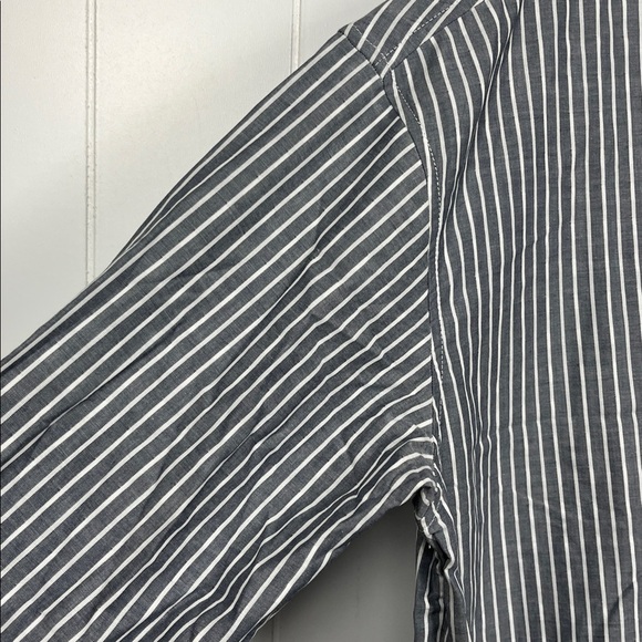 Wild Fang Womens Button Up Shirt M Gray White Stripe Pocket Checkered Interior - Picture 4 of 15